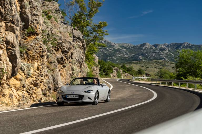 mazda mx-5 35th anniversary 2024 mazda mx-5 ag act 41 highres