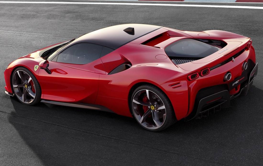 ferrari-sf90-stradale-side