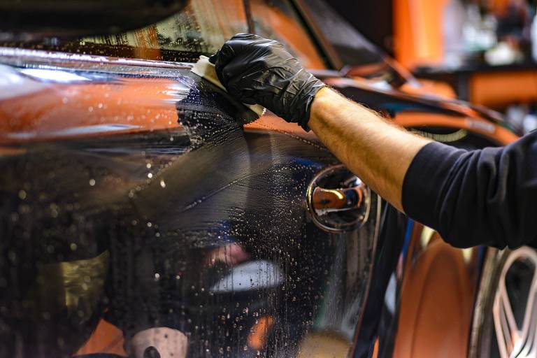 Professionelle Autoaufbereitung - Tipps für die Reinigung - AutoScout24