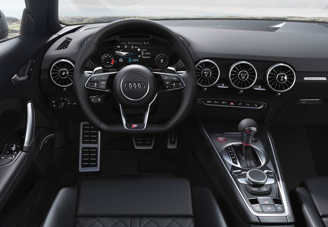 audi-tt-roadster-interior