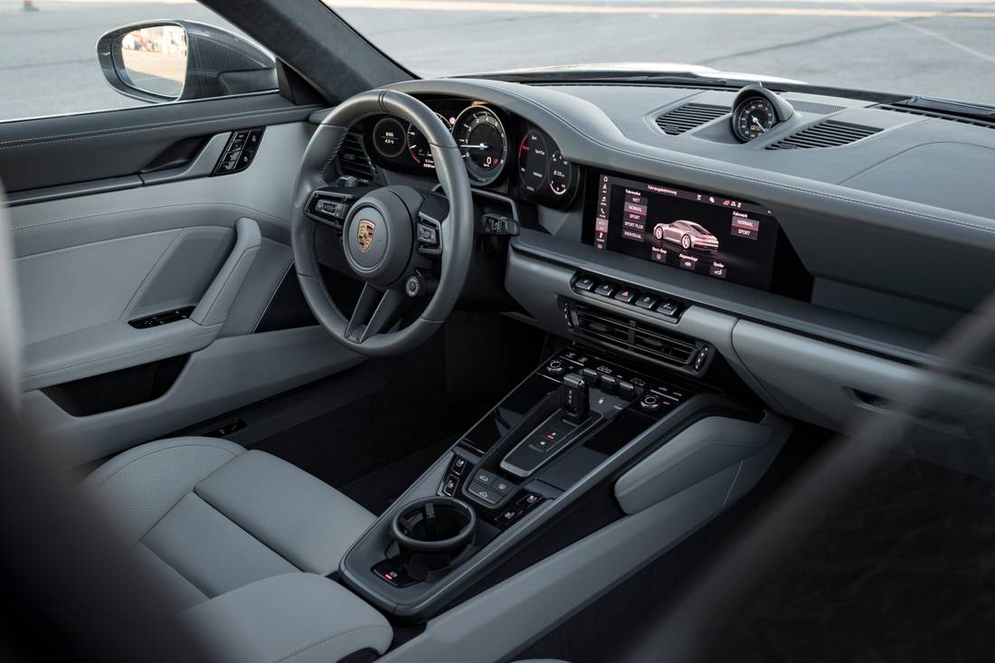 porsche-911-carrera-s-interieur