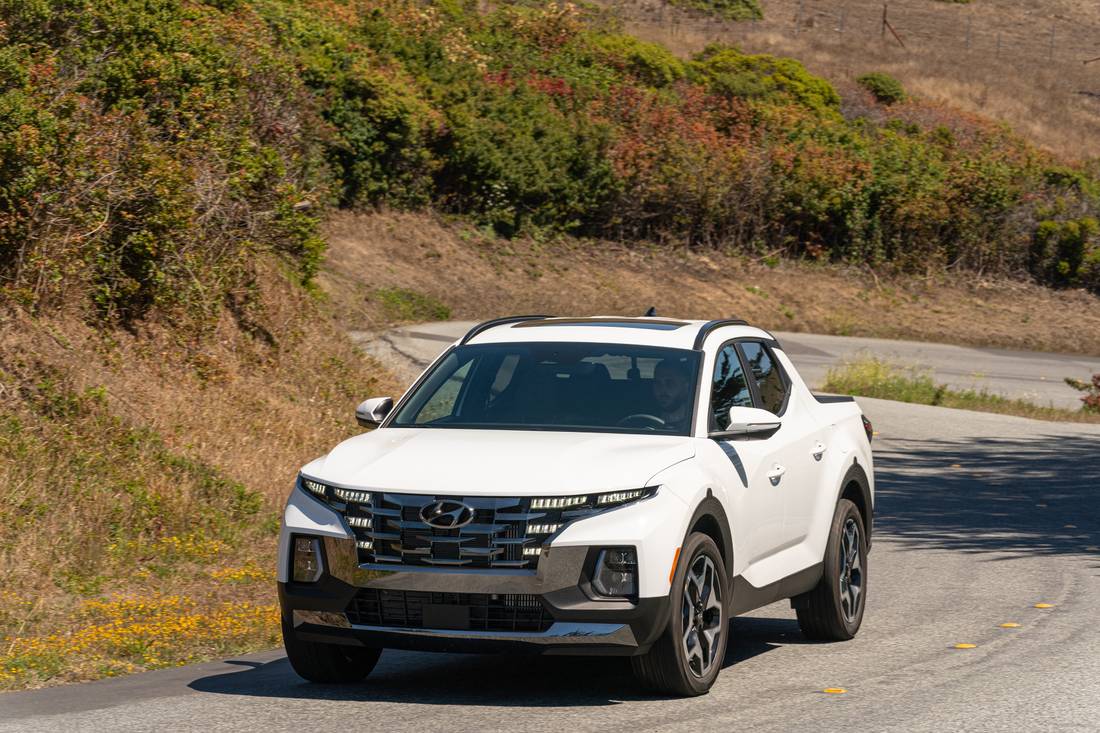 hyundai-santa-cruz-white-front