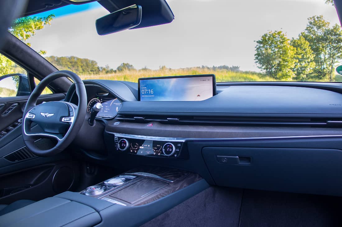Genesis G80 2.5T Interior 2
