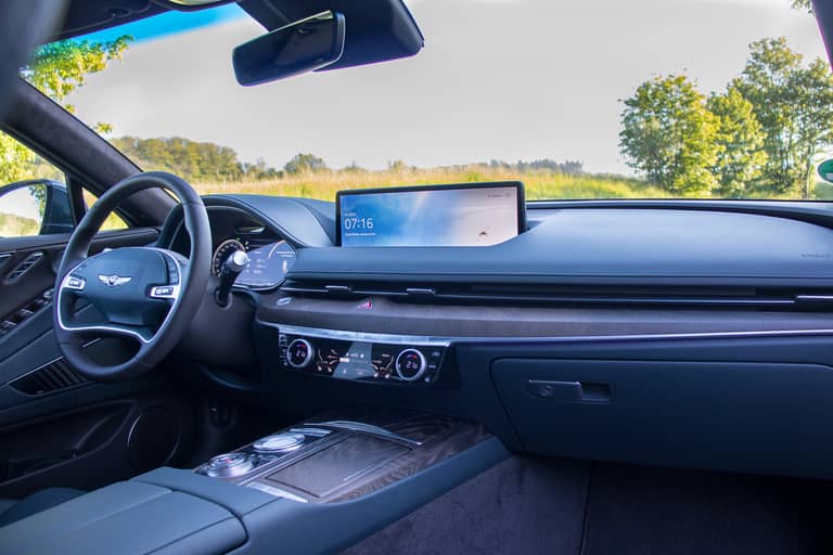 Genesis G80 2.5T Interior 2