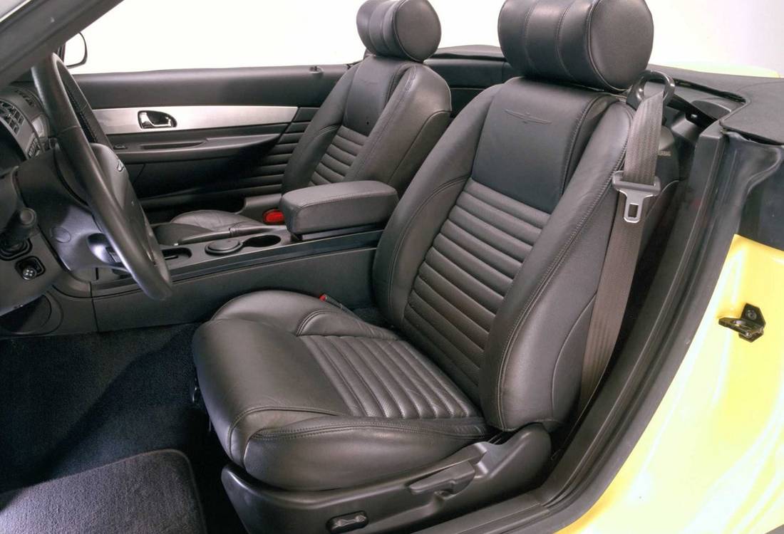 ford-thunderbird-seats