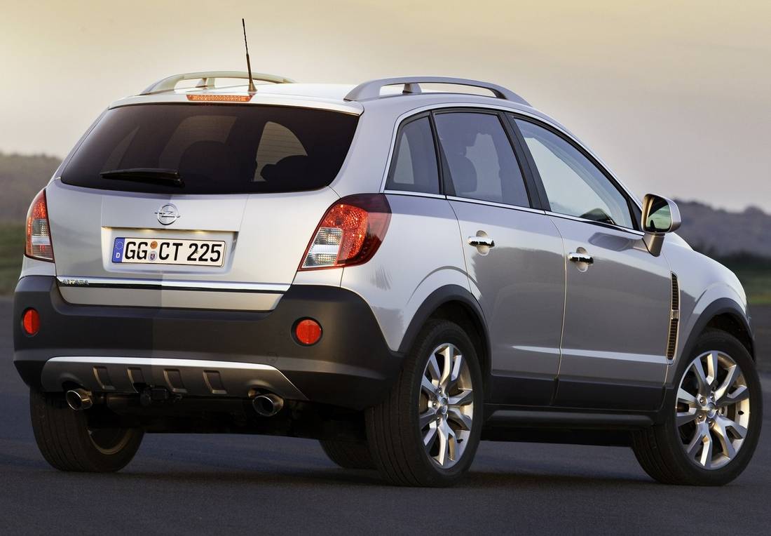 opel-antara-back