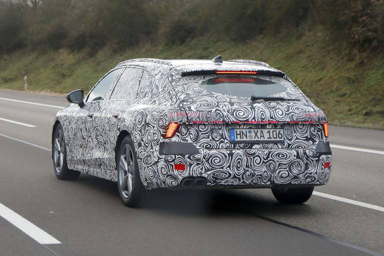Audi A5 Avant (2024) mit weniger Tarnung erwischt