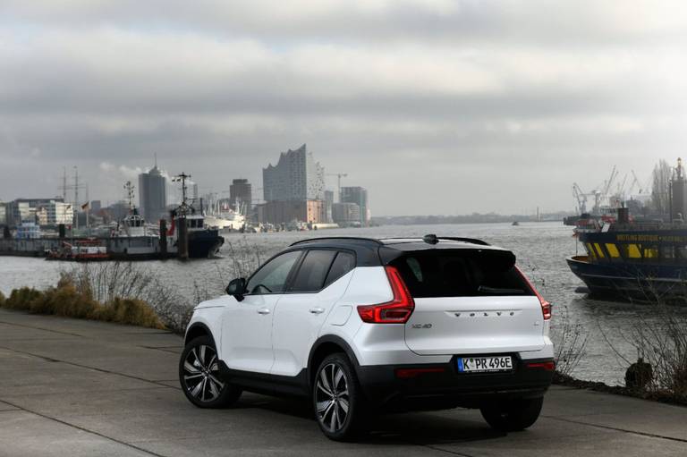 Volvo-XC40-Recharge-Pure-Rear