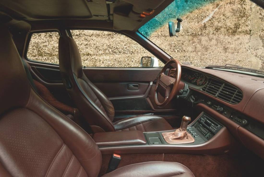 porsche-944-interior