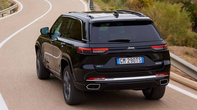 jeep-grand-cherokee-4xe-2023-im-test-rear