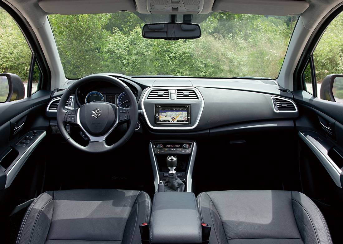 Suzuki-SX4-Interior