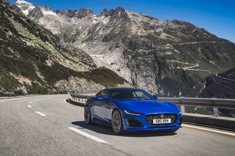 Jag F-TYPE R 21MY Velocity Blue Reveal Switzerland 02.12.19 06