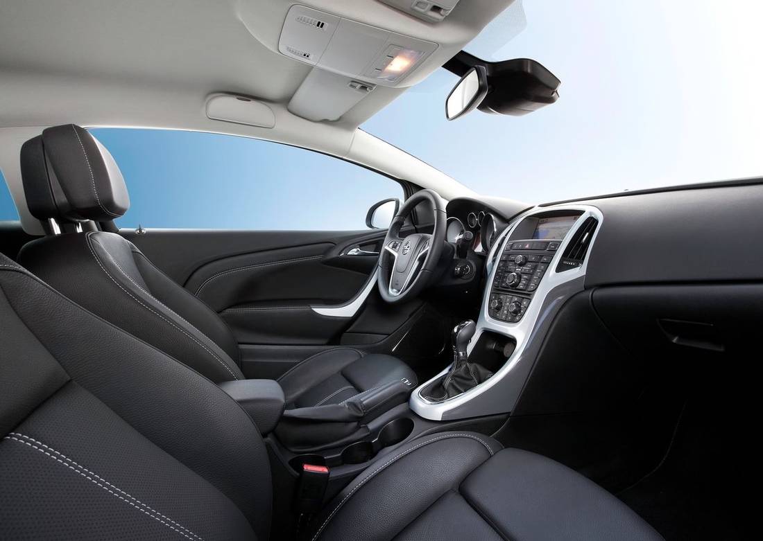 Opel-Astra-GTC-Seating