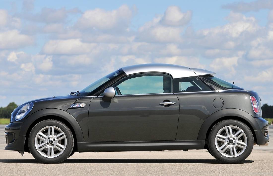 mini-coupe-black-side