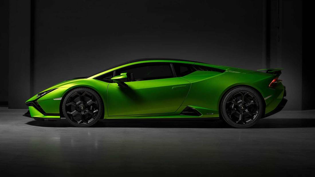 2022 Lamborghini Huracan Tecnica Hero