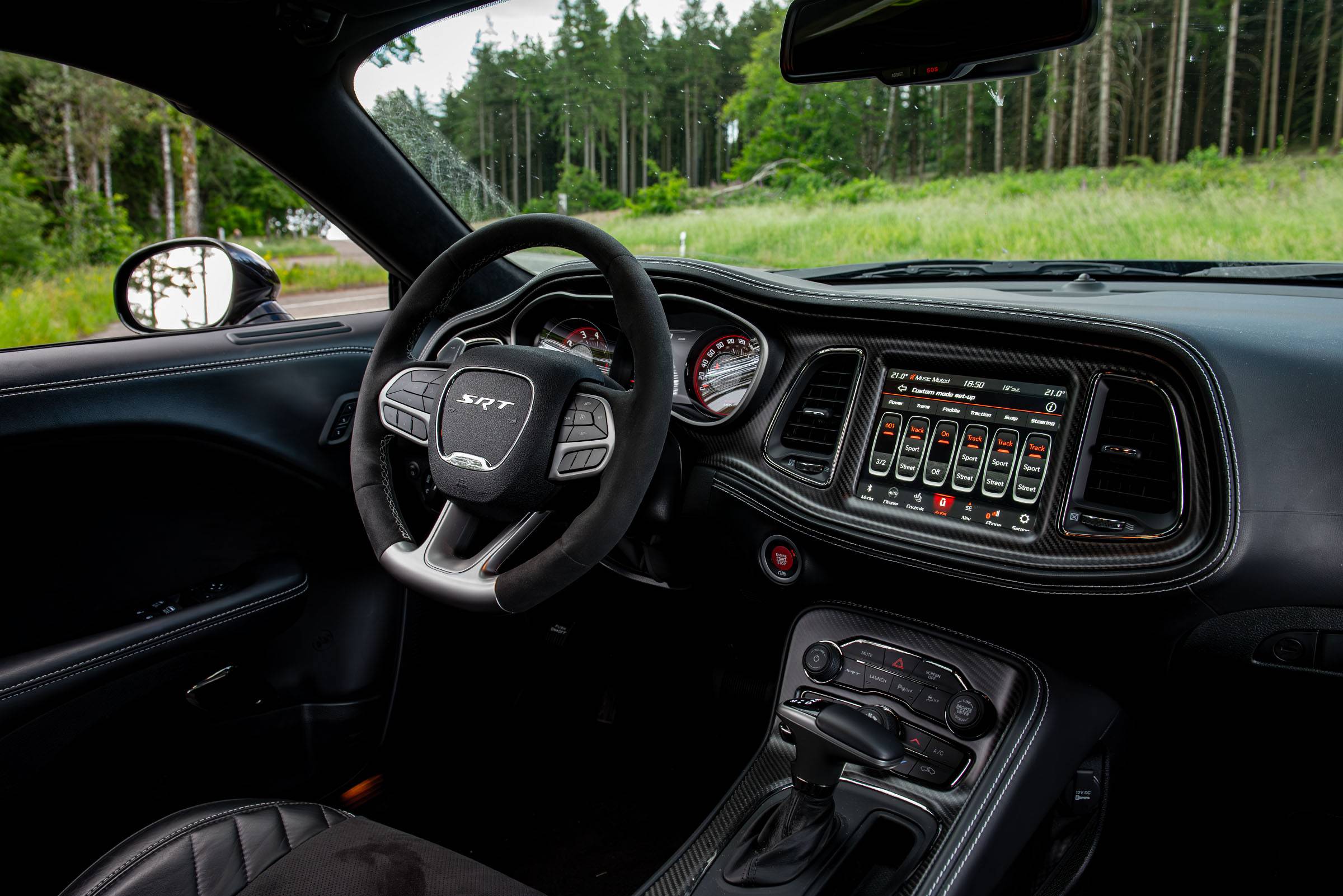 Dodge Challenger Hellcat Redeye - Cockpit