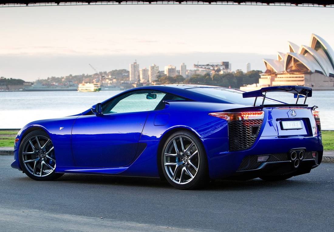 lexus-lfa-back