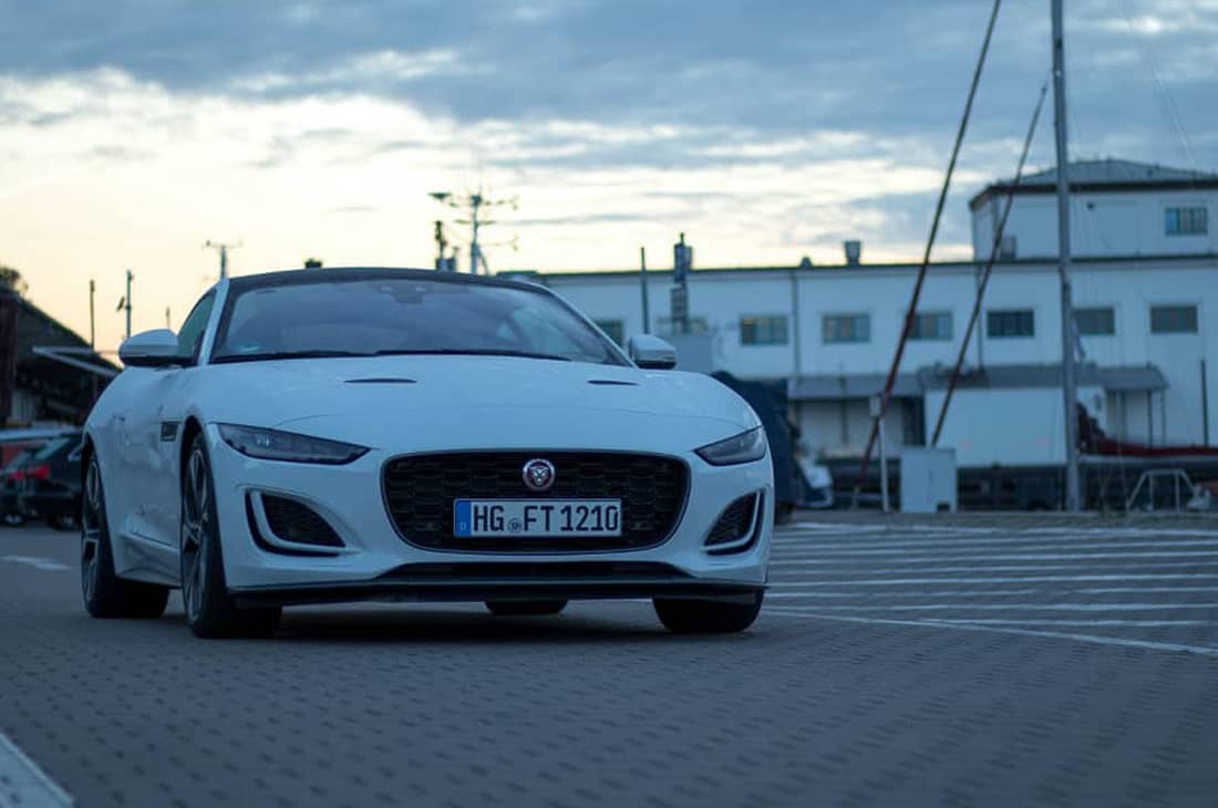 Jaguar F-Type P450 AWD