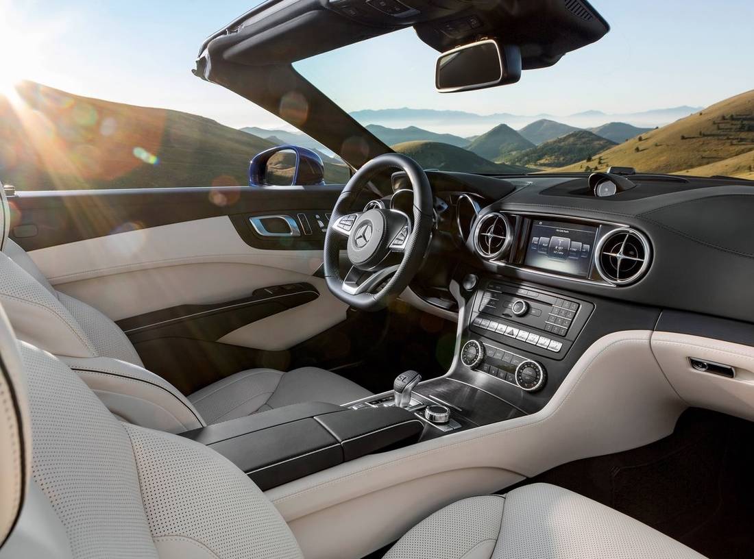 mercedes-benz-sl-interior