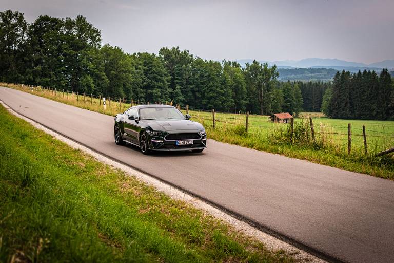 Ford-Mustang-Bullitt-Dynamic-Front