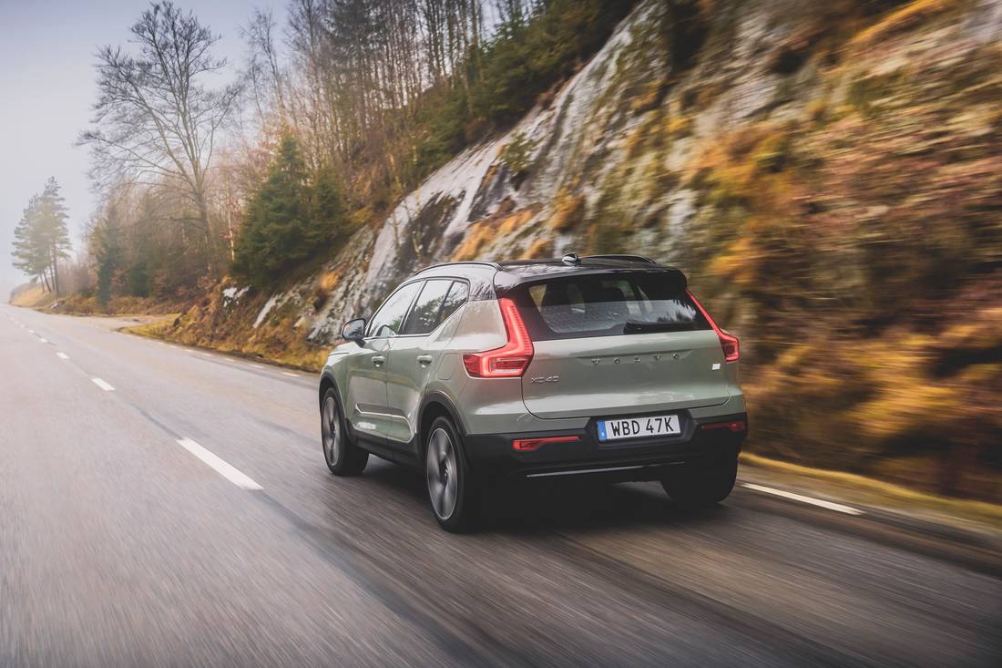  In terms of driving dynamics, the Volvo XC40 Recharge Pure Electric with rear-wheel drive sets a new standard.  Unfortunately, the ESP, which intervenes too early, cannot turn it off.