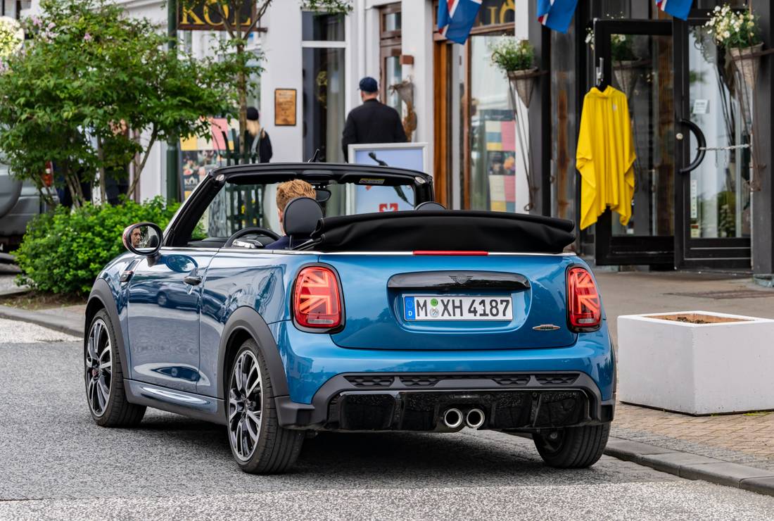 mini-cooper-cabrio-back