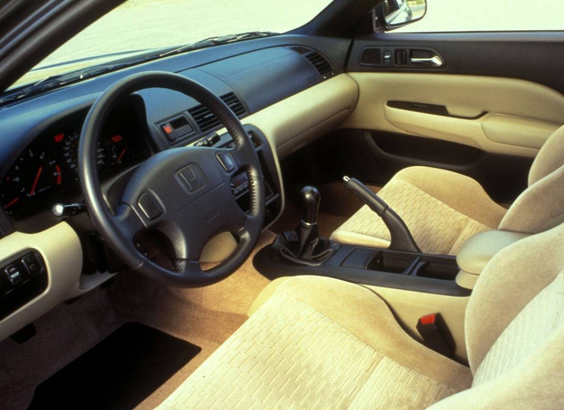 honda-prelude-interior