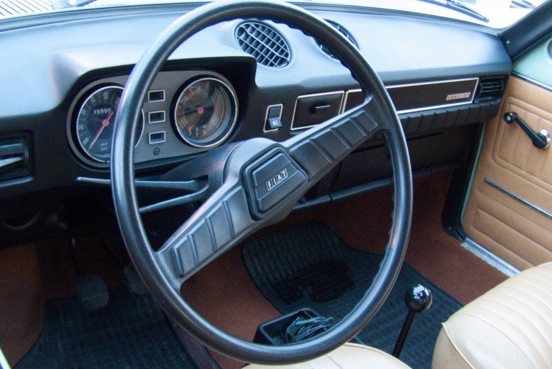 fiat-128-interior