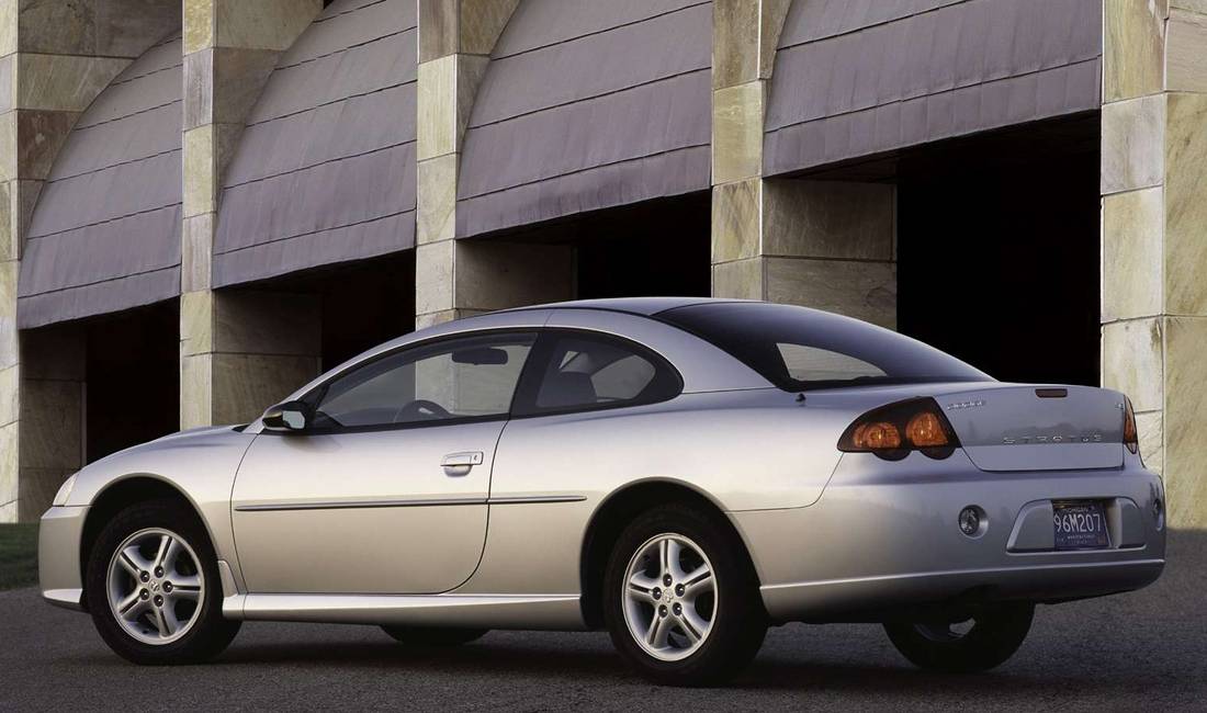 dodge-stratus-back