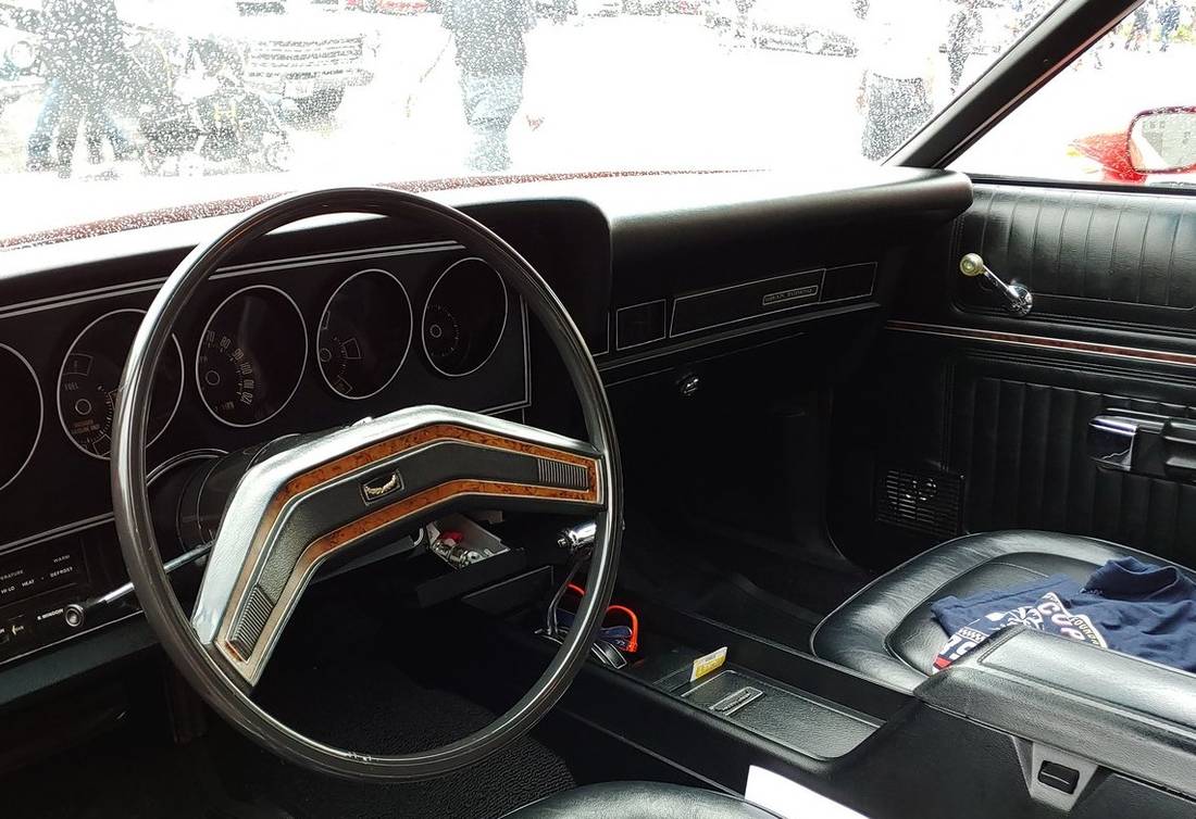 ford-torino-interior