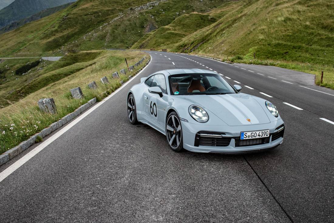 Porsche-911-Sport-Classic-Front-Hero