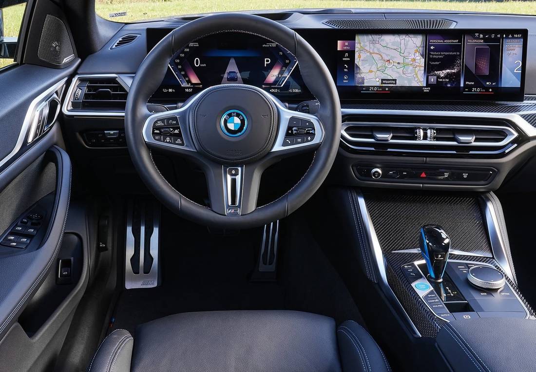 bmw-i4-interior