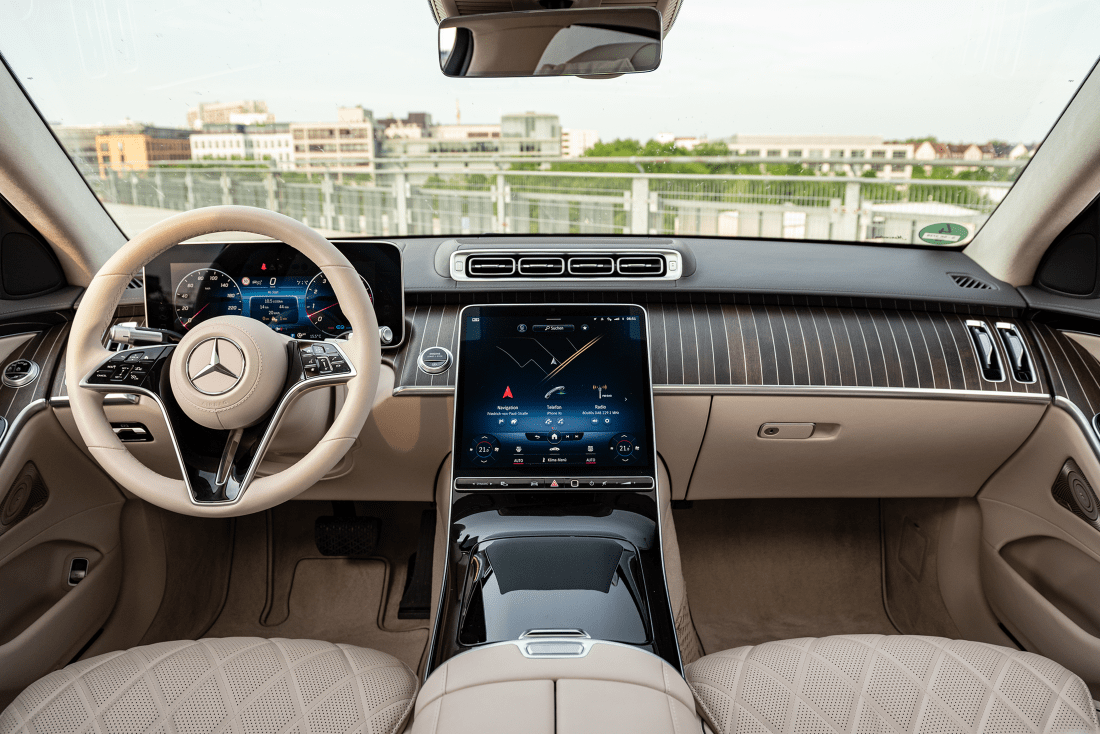 Mercedes-Benz-S-500-Lang interior
