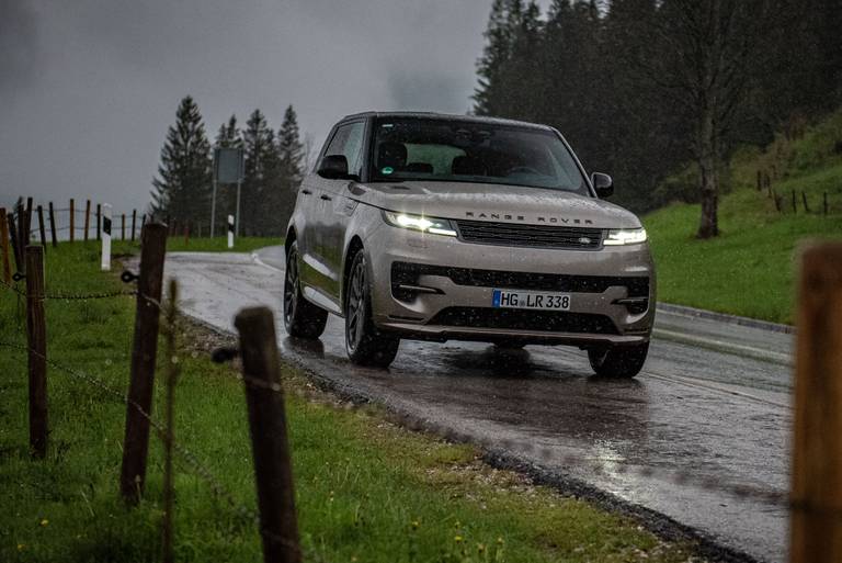  Der D350 AWD ist der stärkste Selbstzünder im Range Rover Sport.