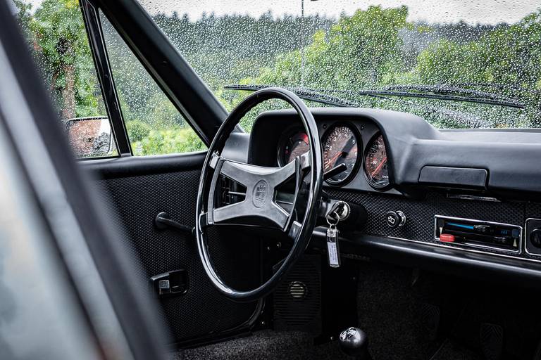 Porsche-914-Interior