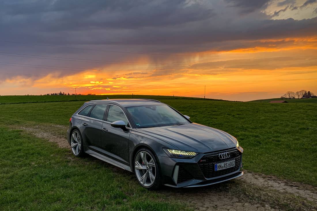 Audi-RS6-Avant-2020-Rear-Sundown