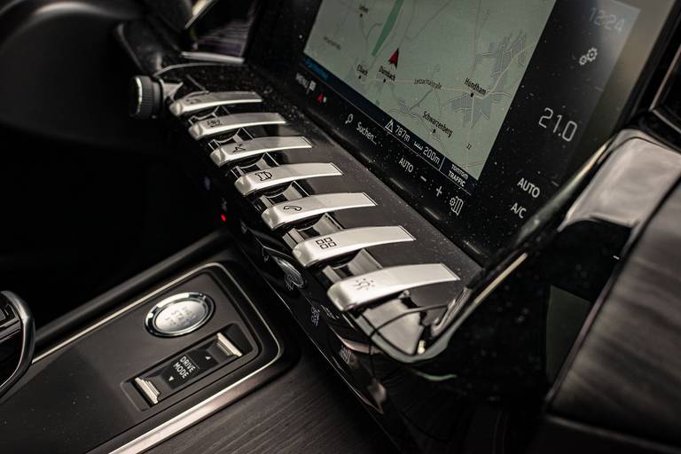 Peugeot-508-SW-Navigation