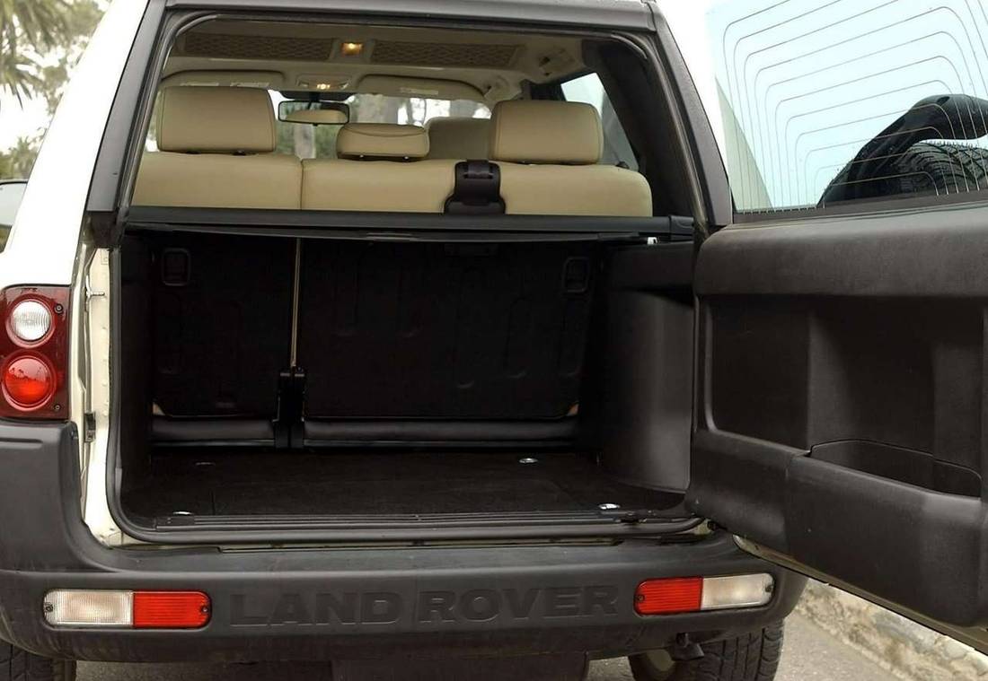 land-rover-freelander-trunk