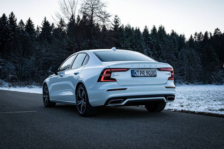 Volvo-S60-T8-Hybrid-Rear