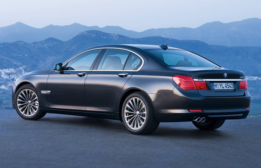 bmw-e65-back