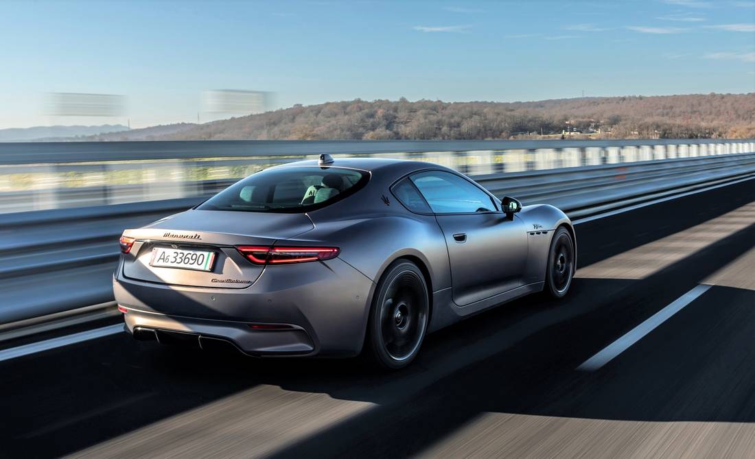 maserati-granturismo-folgore-fahraufnahme-heck