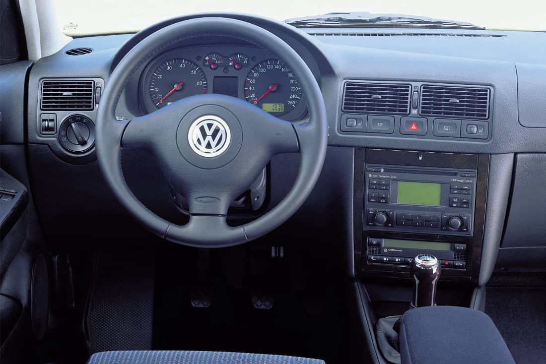 Volkswagen-Golf-Generations-4