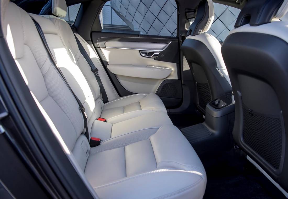 Volvo S90 interior