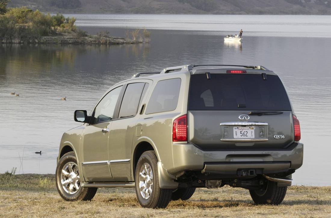 infiniti-qx56-back