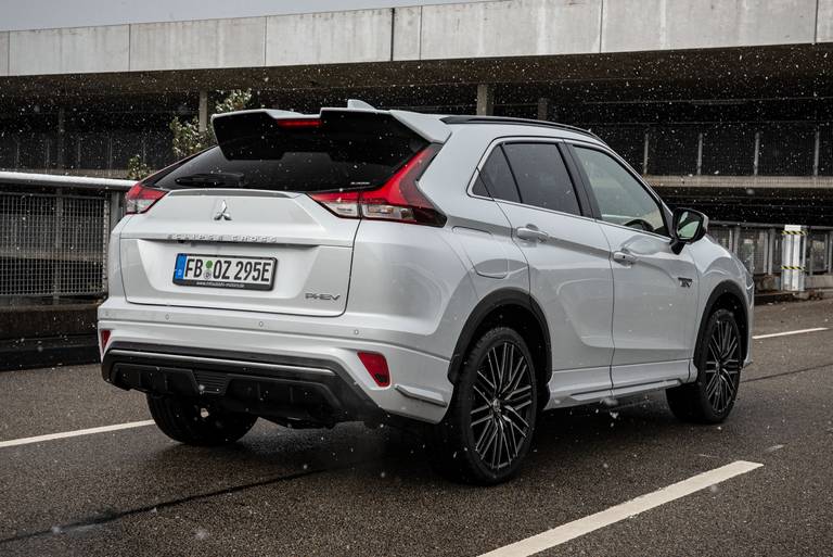 Mitsubishi-Eclipse-Cross-Plug-in-Hybrid-Rear-Side