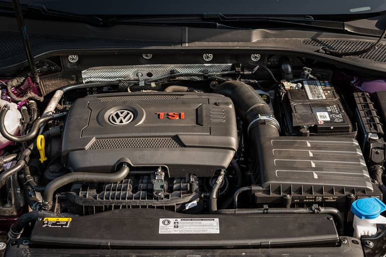 Volkswagen-Golf-GTI-Performance-Engine