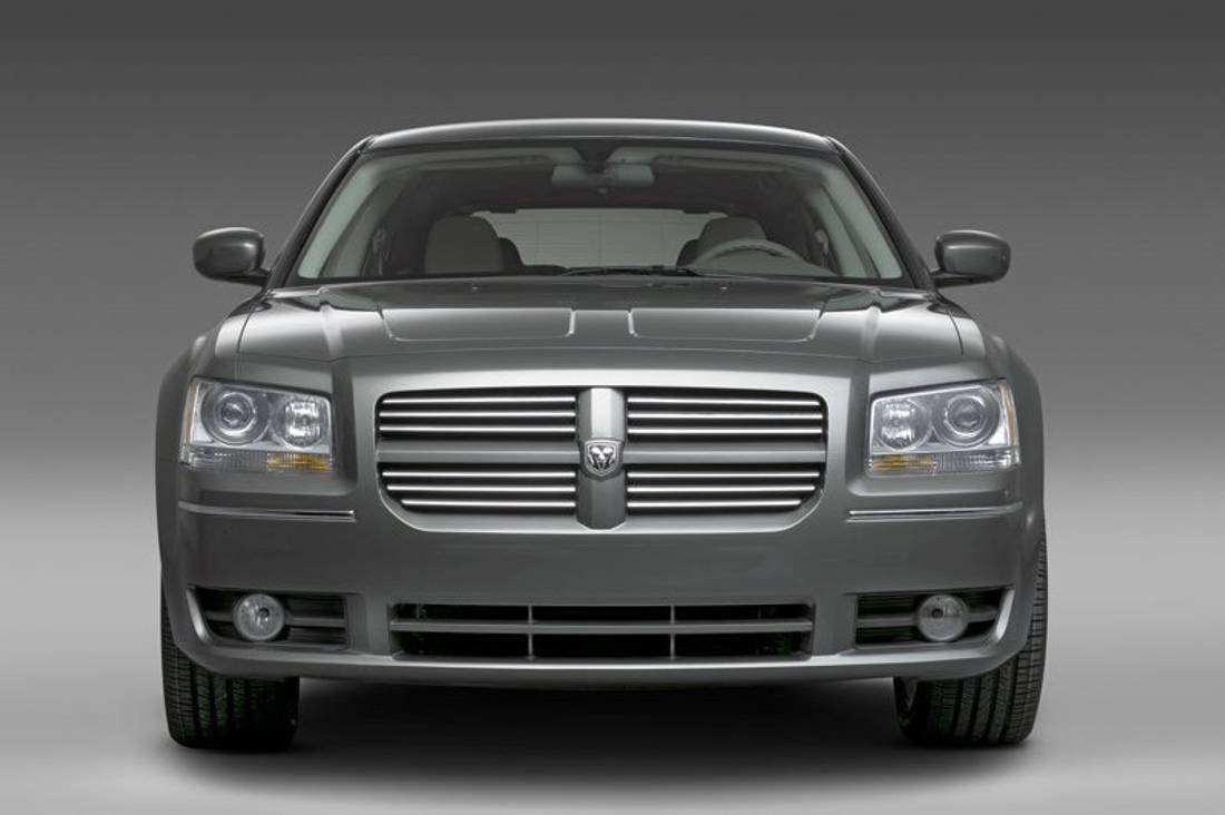 dodge-magnum-front2