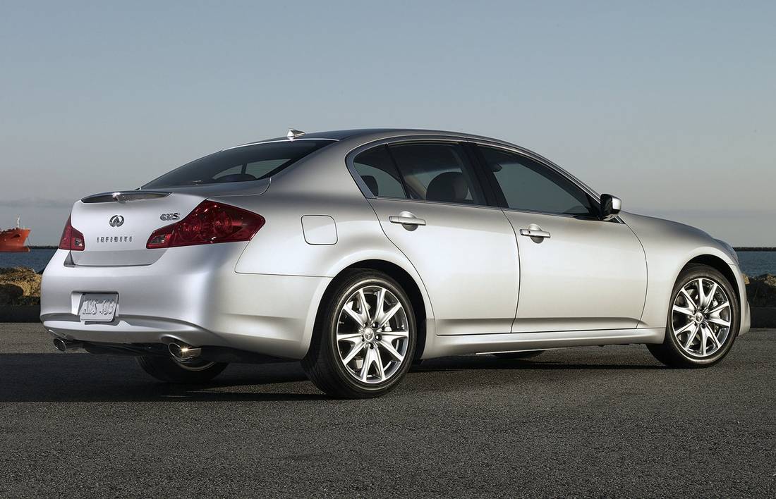 infiniti-g37-back