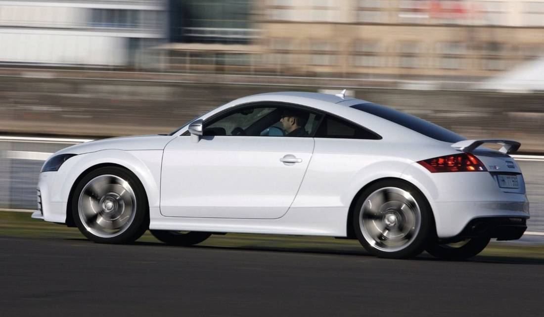 audi-tt-rs-side