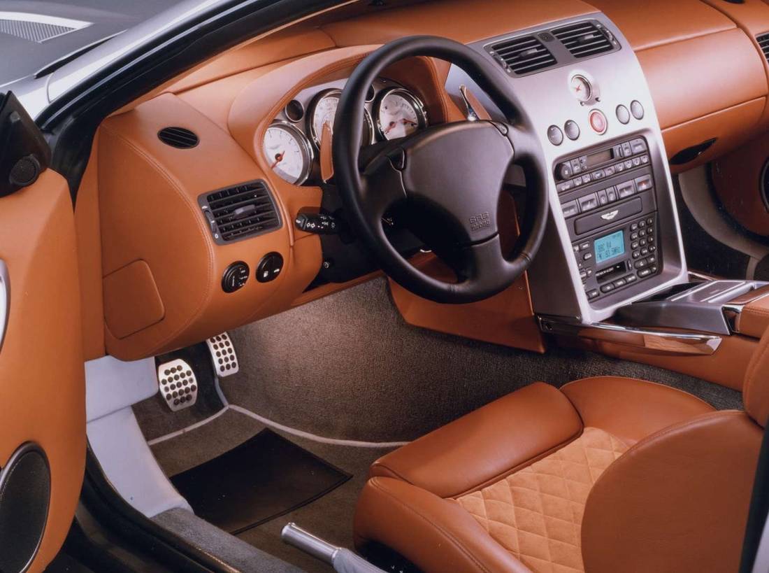 aston-martin-v12-vanquish-interior